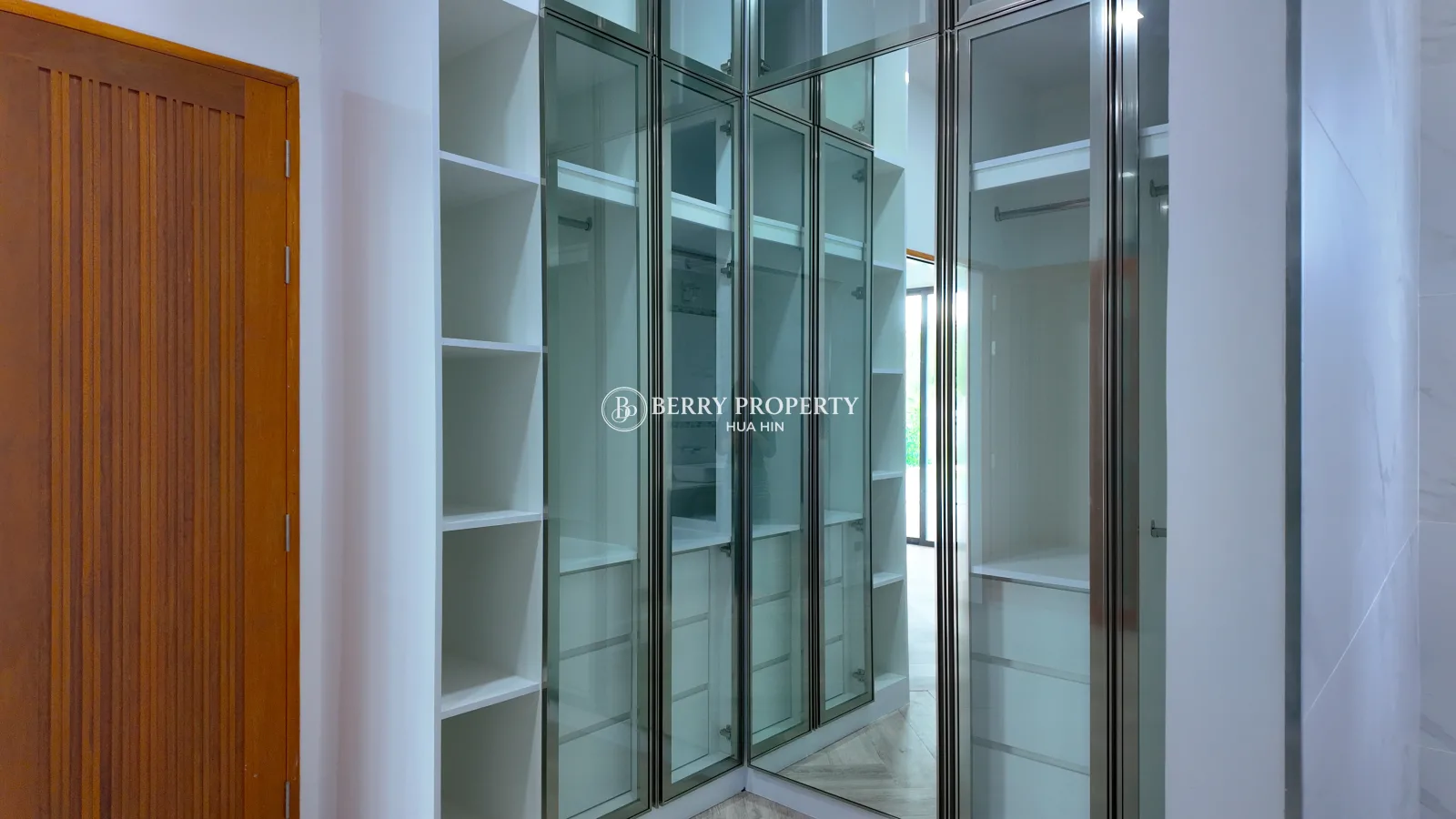 STAND ALONE PRIVATE POOL VILLA FOR SALE - 15