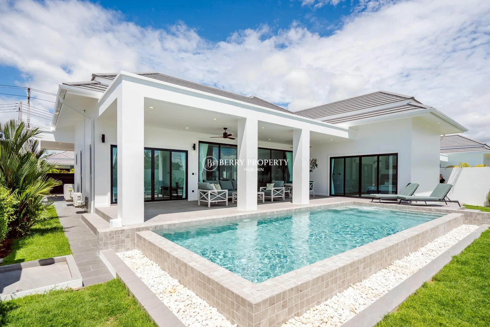 LUXURY POOL VILLA IN HUA HIN (SOI 112)