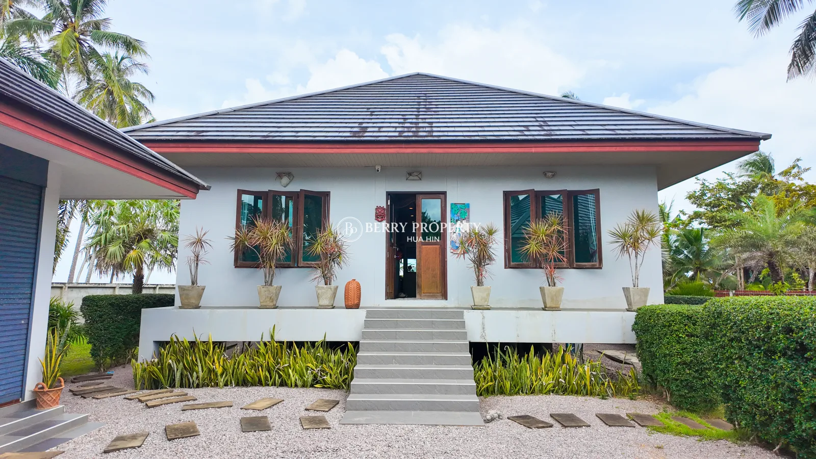 BEACHFRONT PARADISE HOME - 12