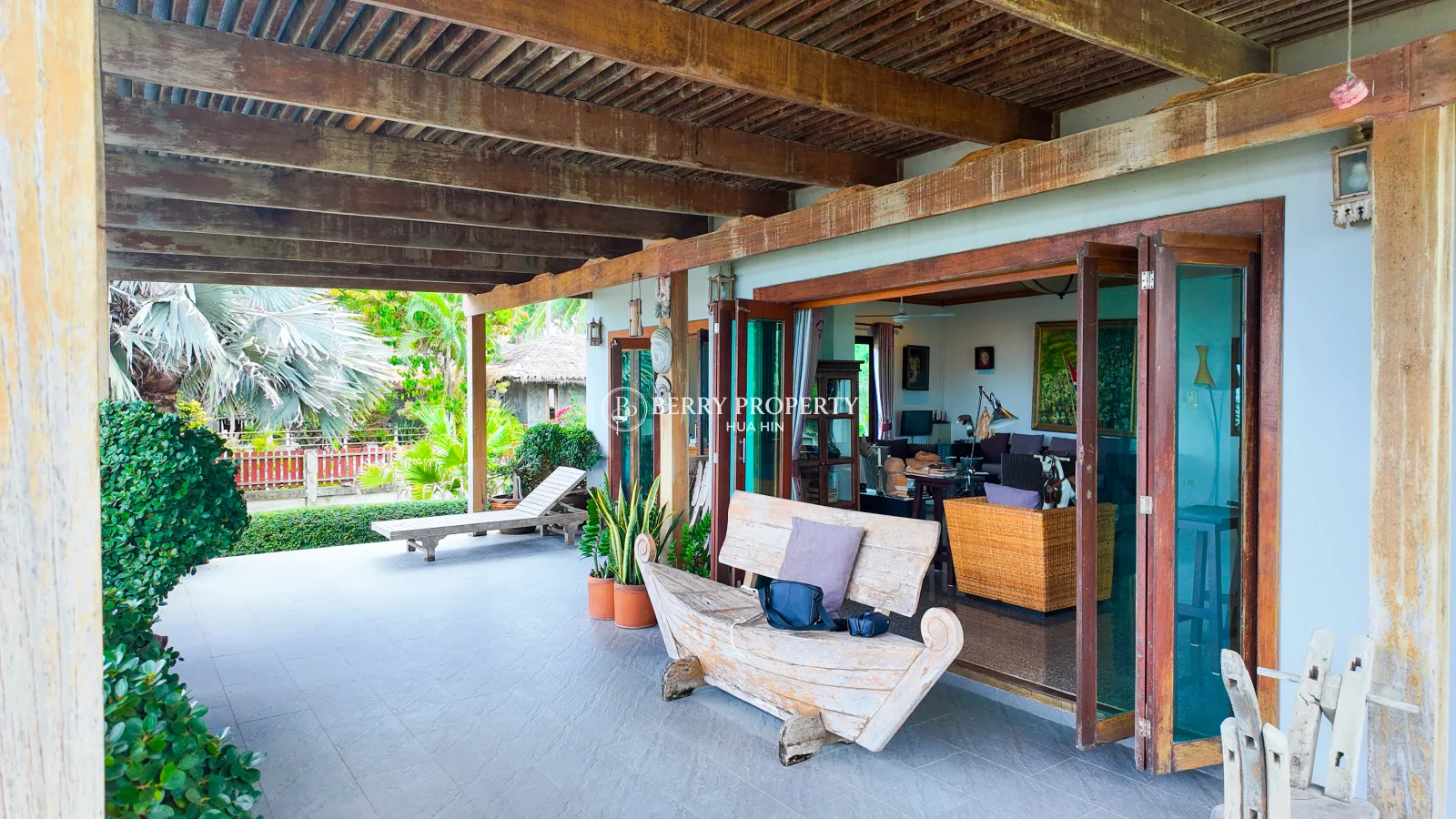 BEACHFRONT PARADISE HOME - 13